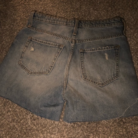 High waisted shorts - Picture 2 of 2